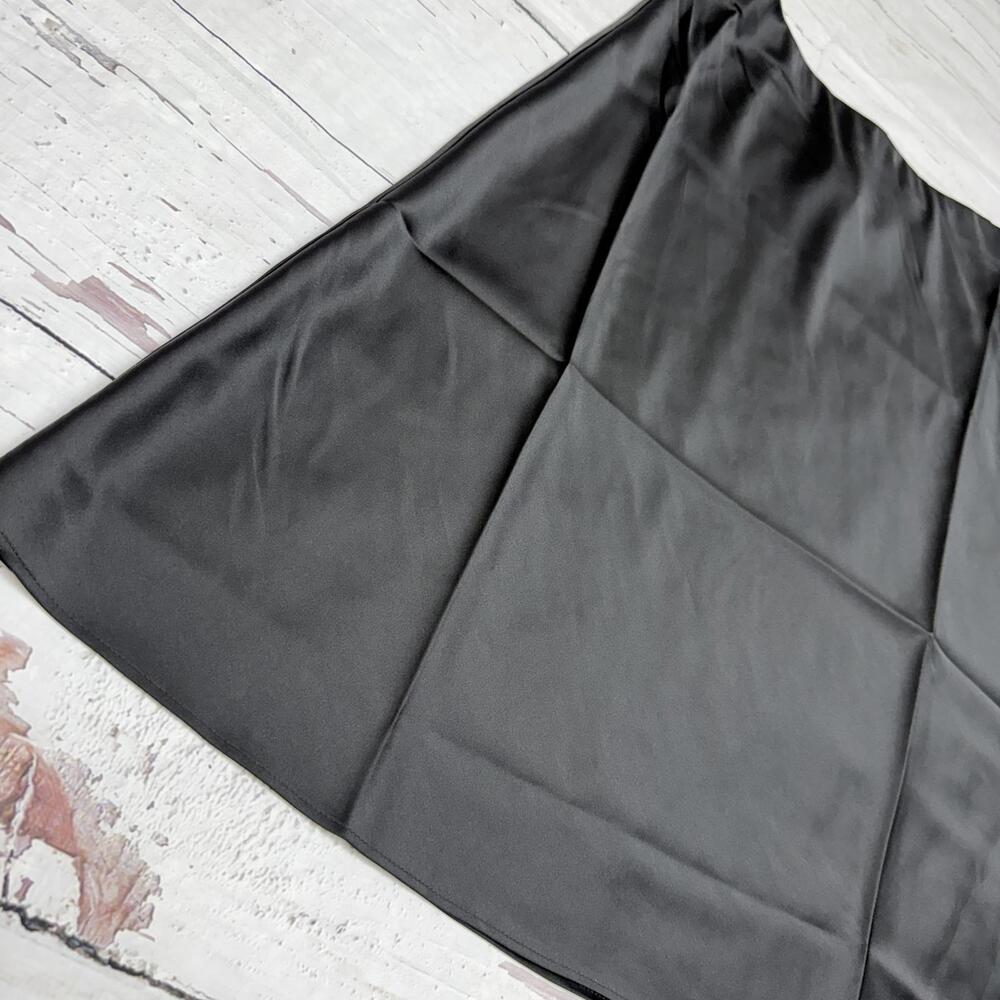 NWT The Drop Maya Satin Midi Skirt Stretch Black M Clean Girl - Picture 3 of 9